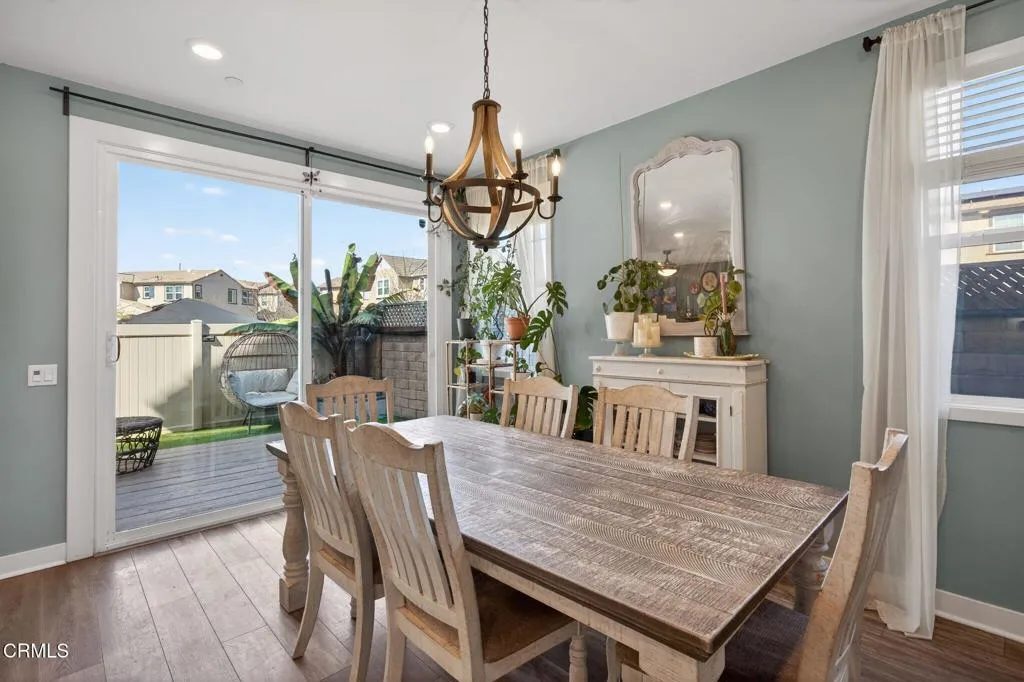 8-web-or-mls-Upmarketmedia_562Kum-025