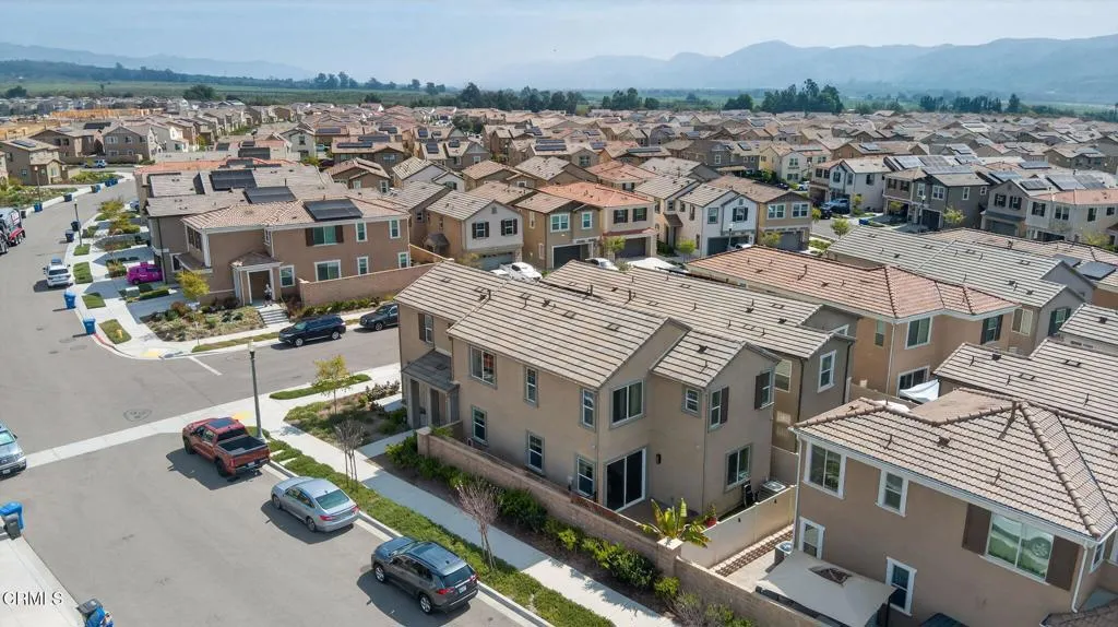 42-web-or-mls-Upmarketmedia_562Kum-aer-0