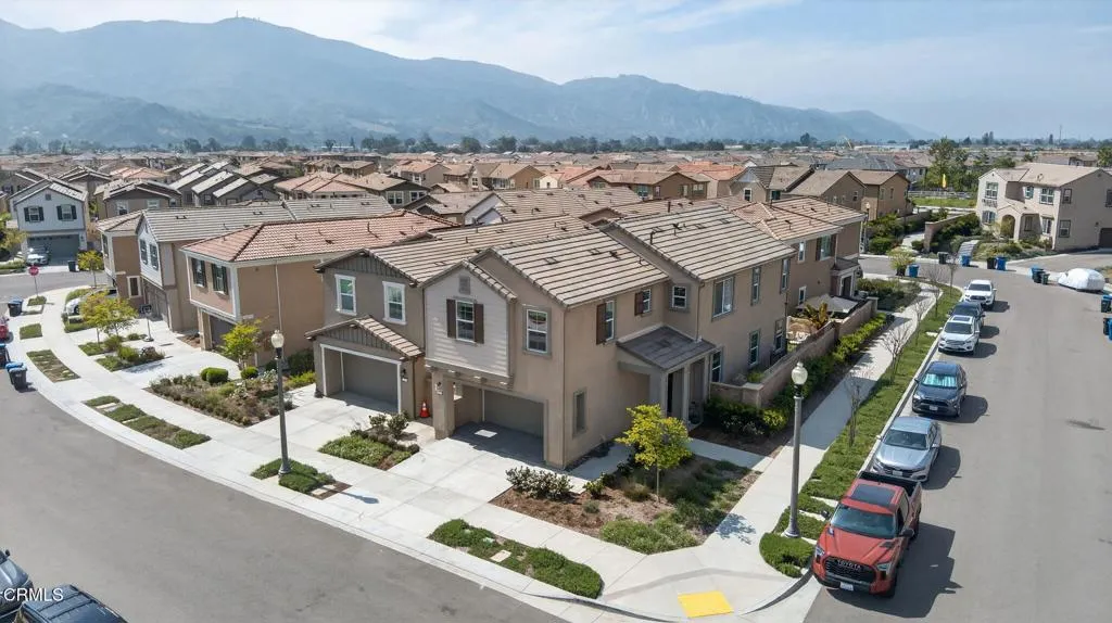 39-web-or-mls-Upmarketmedia_562Kum-aer-0