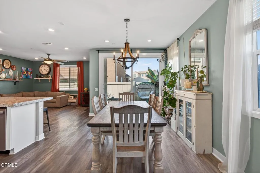 7-web-or-mls-Upmarketmedia_562Kum-020