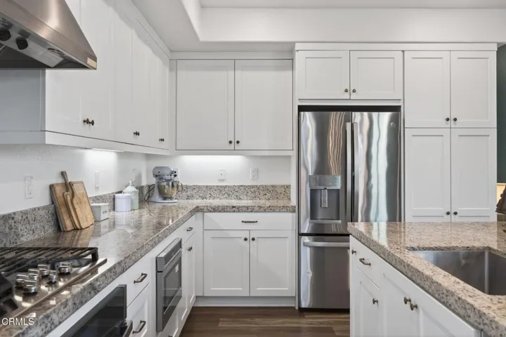 18-web-or-mls-Upmarketmedia_562Kum-044