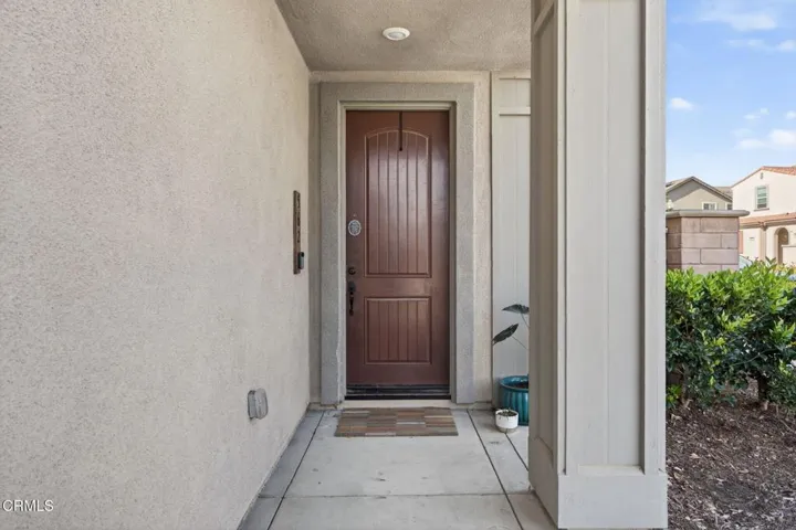 4-web-or-mls-Upmarketmedia_562Kum-011