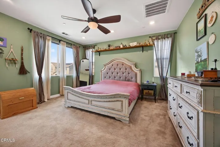20-web-or-mls-Upmarketmedia_562Kum-061