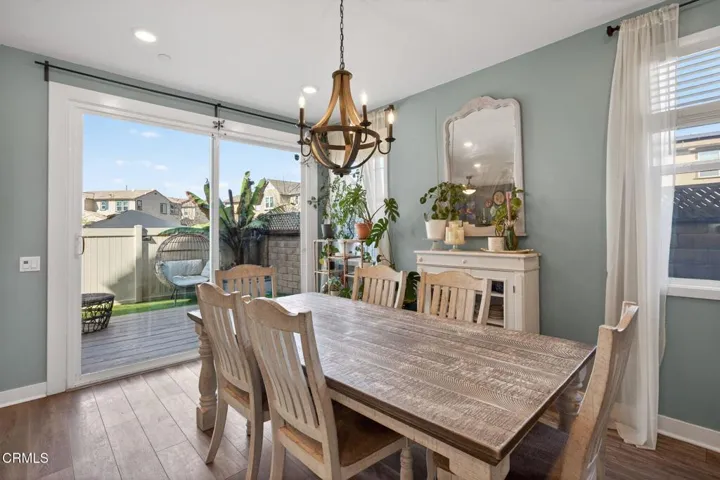 8-web-or-mls-Upmarketmedia_562Kum-025