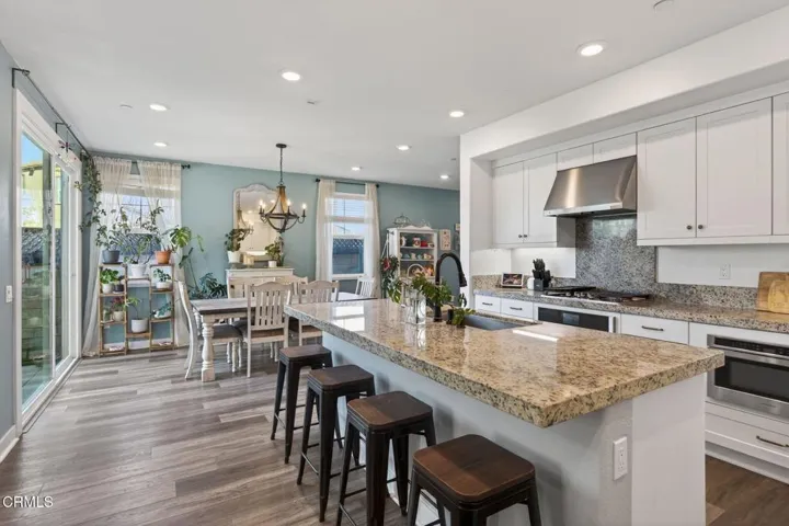 15-web-or-mls-Upmarketmedia_562Kum-049