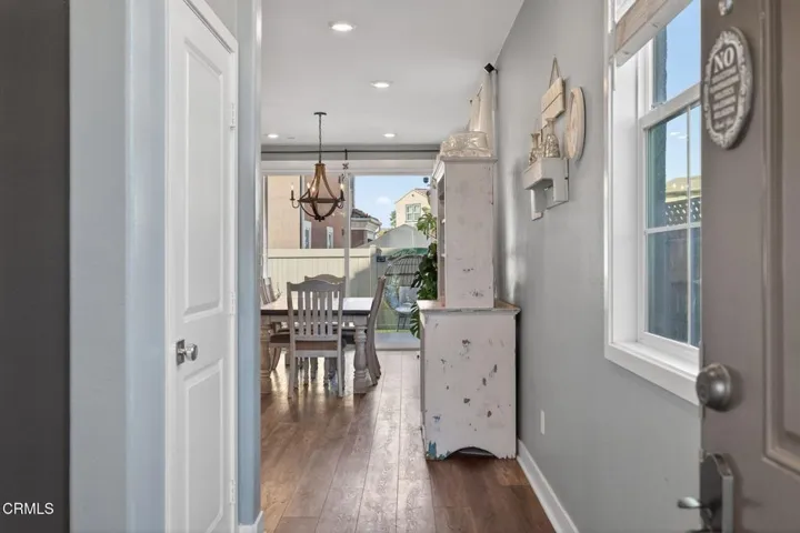 5-web-or-mls-Upmarketmedia_562Kum-013