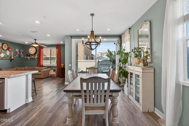 7-web-or-mls-Upmarketmedia_562Kum-020
