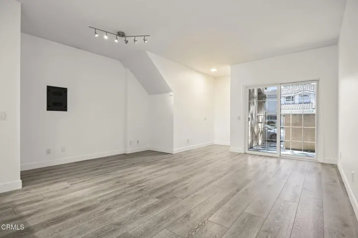 11-web-or-mls-SeaoroStudios-2065B012