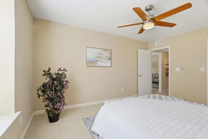 1915 Mount Vernon Court 16, Mountain View, California 94040