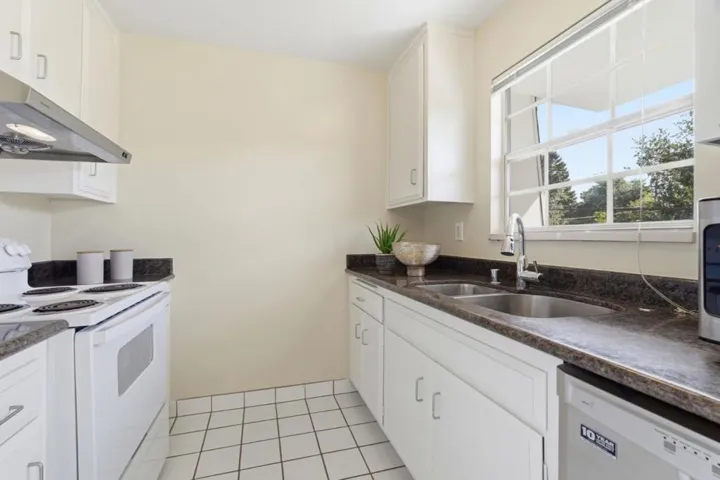 1915 Mount Vernon Court 16, Mountain View, California 94040