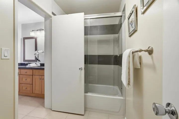 1915 Mount Vernon Court 16, Mountain View, California 94040