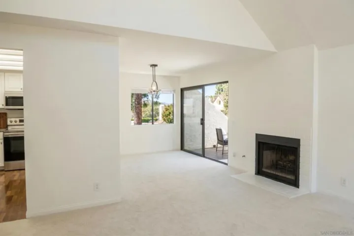 11850 Caminito Ronaldo 233, San Diego, California 92128