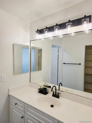 11850 Caminito Ronaldo 233, San Diego, California 92128