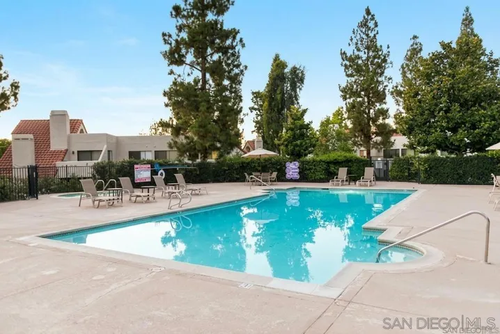 11850 Caminito Ronaldo 233, San Diego, California 92128