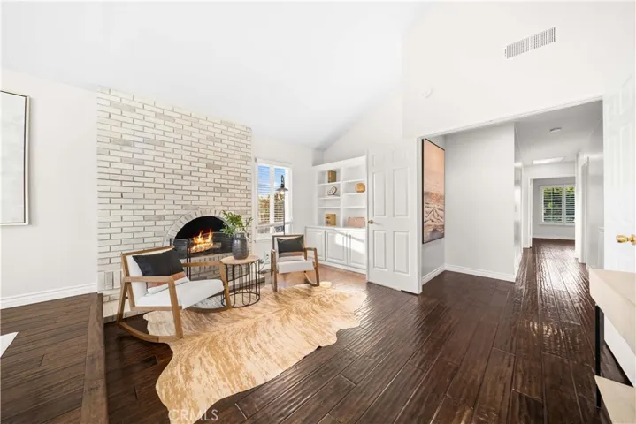 41 Hermosa, Irvine, California 92620