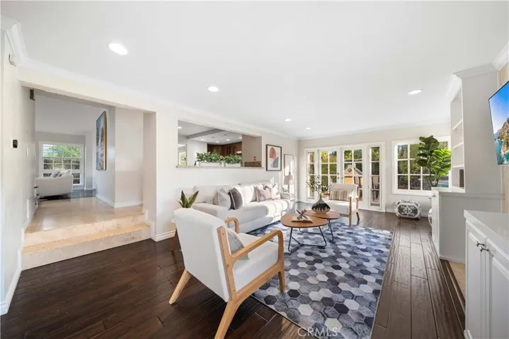 41 Hermosa, Irvine, California 92620