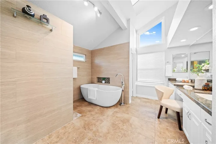 41 Hermosa, Irvine, California 92620