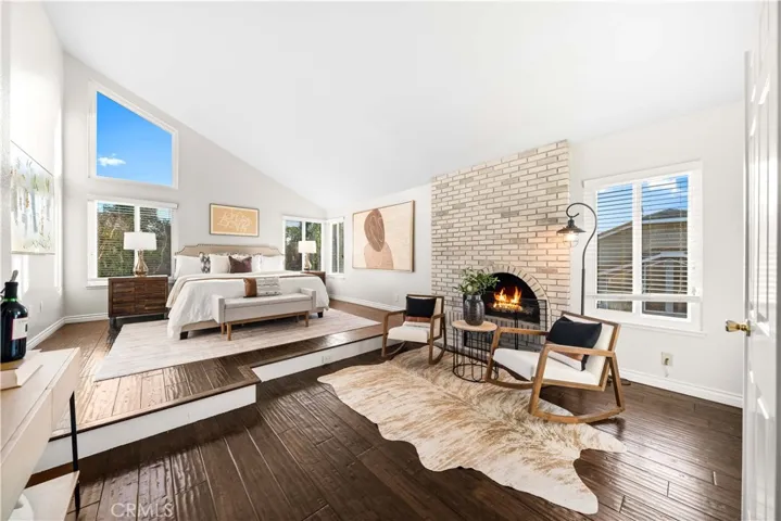 41 Hermosa, Irvine, California 92620