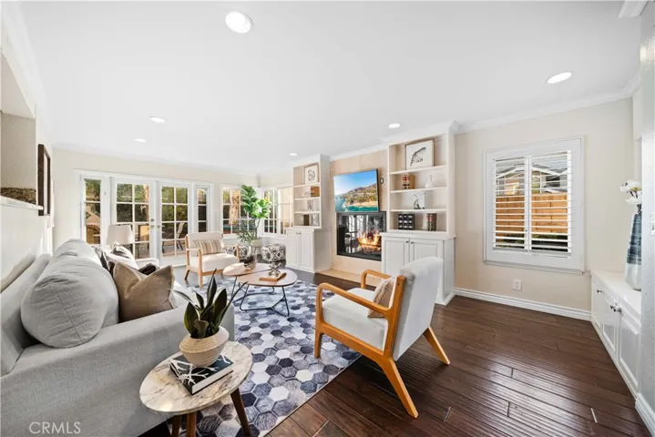 41 Hermosa, Irvine, California 92620