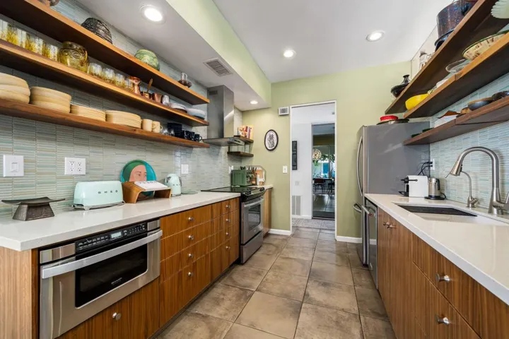 17-web-or-mls-AMLakes_OPMG_0126_017
