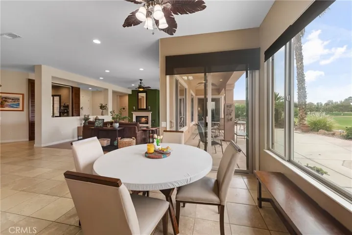 Breakfast Nook to Family/Livingroom