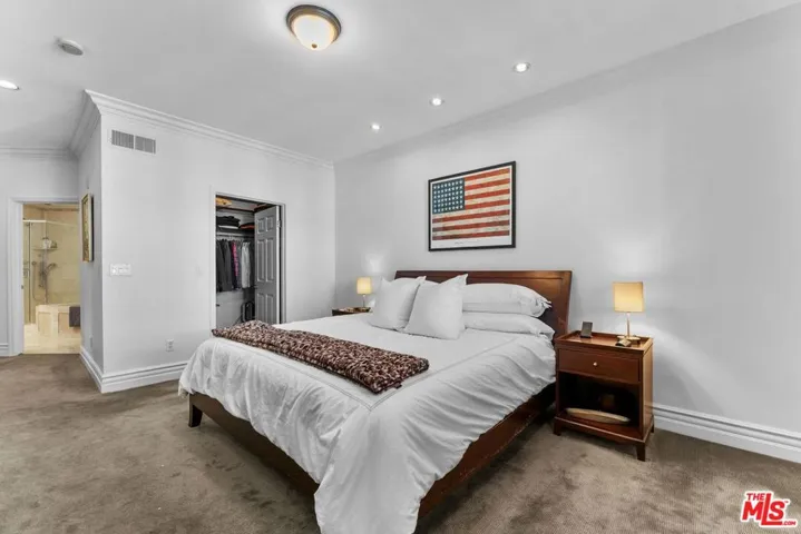 850 N Croft Avenue 302, Los Angeles, California 90069
