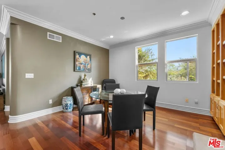 850 N Croft Avenue 302, Los Angeles, California 90069