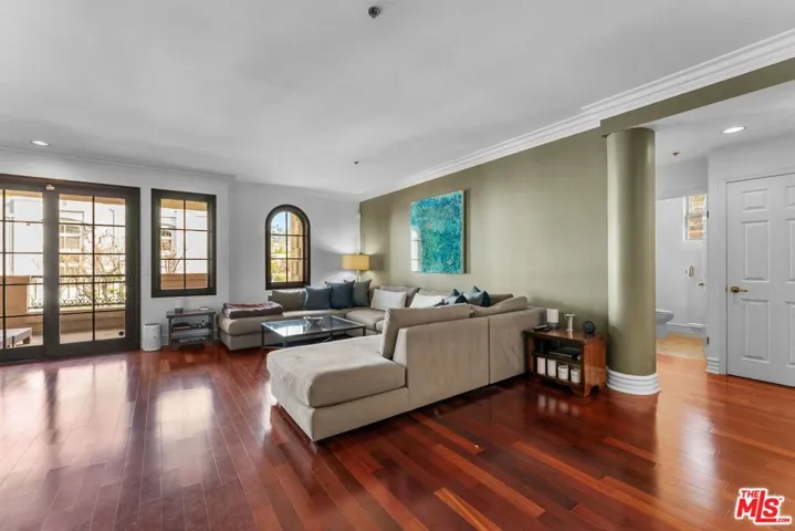 850 N Croft Avenue 302, Los Angeles, California 90069