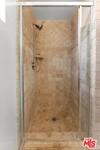 850 N Croft Avenue 302, Los Angeles, California 90069