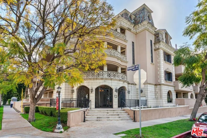 850 N Croft Avenue 302, Los Angeles, California 90069