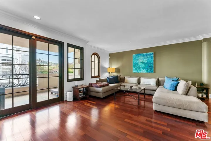 850 N Croft Avenue 302, Los Angeles, California 90069