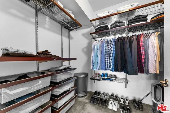 850 N Croft Avenue 302, Los Angeles, California 90069