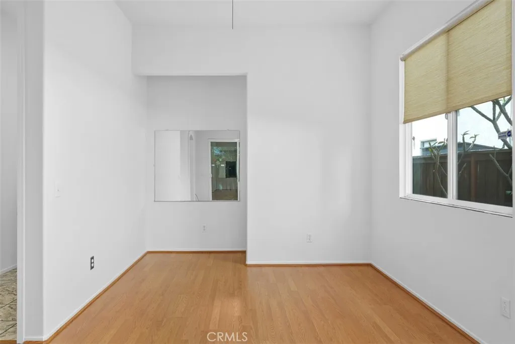 Close up view of windowed bonus area in primary bedroom.