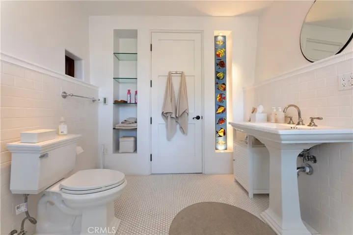 209 E Whittley, Avalon, California 90704