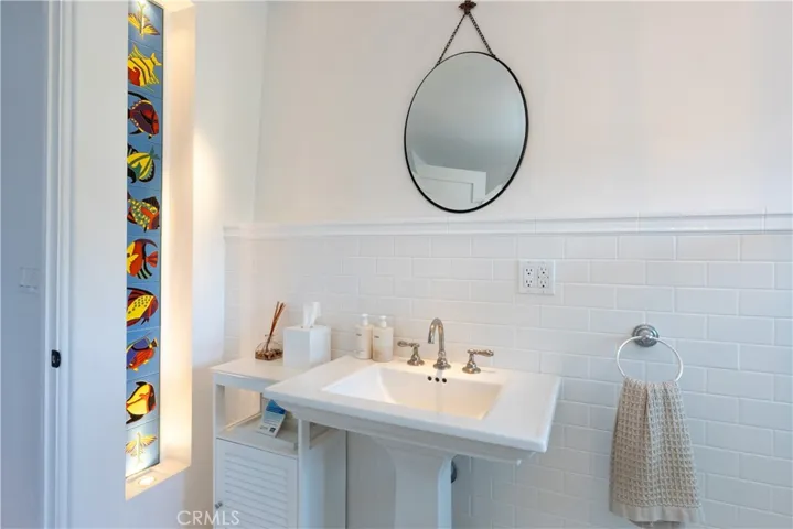 209 E Whittley, Avalon, California 90704