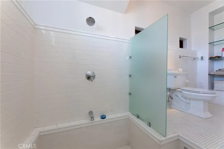 209 E Whittley, Avalon, California 90704