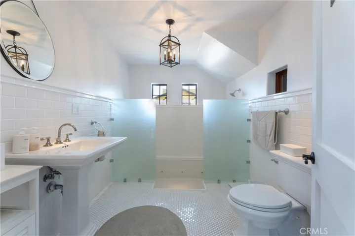 209 E Whittley, Avalon, California 90704