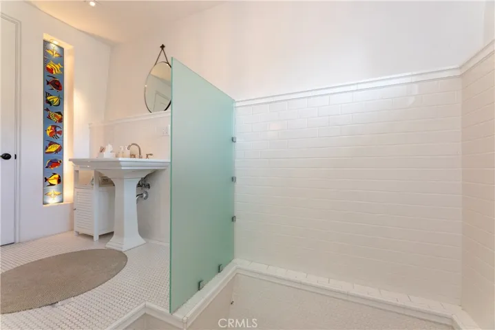 209 E Whittley, Avalon, California 90704