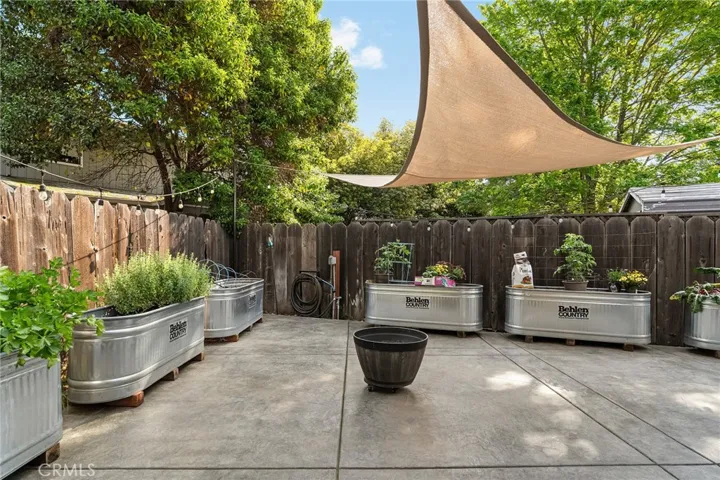 1060 Gateway Lane, Chico, California 95926
