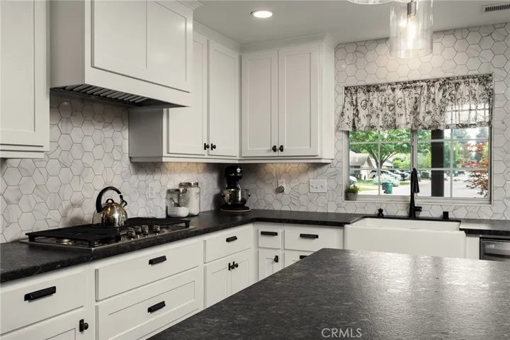 1060 Gateway Lane, Chico, California 95926