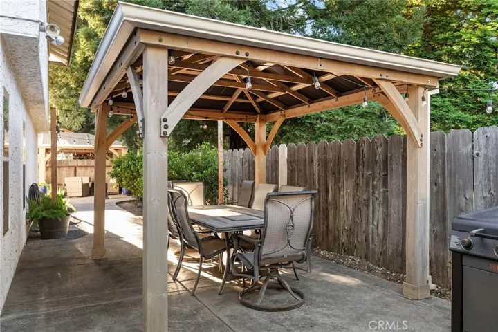1060 Gateway Lane, Chico, California 95926