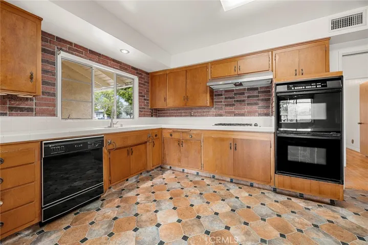 1018 Stanford Avenue, Fullerton, California 92831