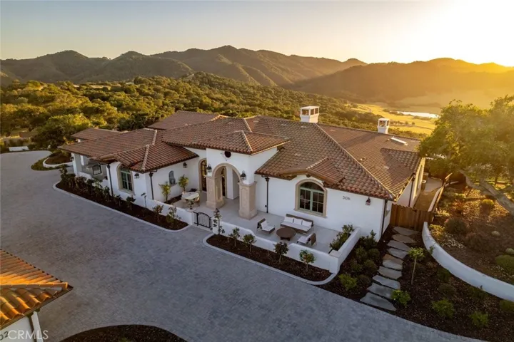 506 Bella Terra Court, San Luis Obispo, California 93449