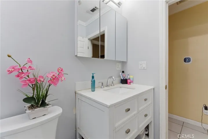 10611 Bowman, South Gate, California 90280