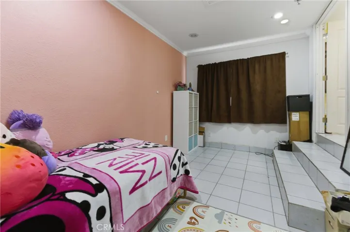 10611 Bowman, South Gate, California 90280