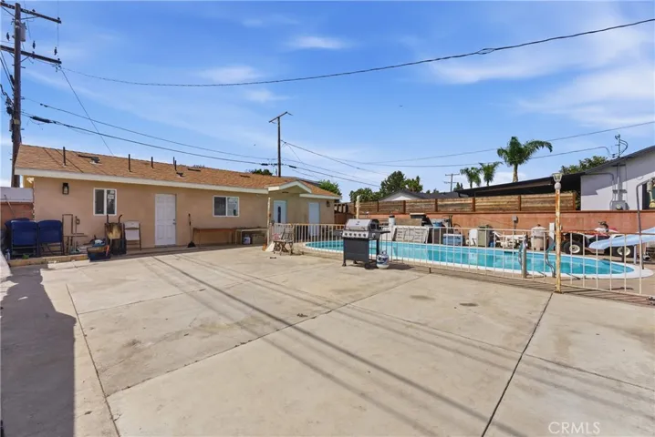 10611 Bowman, South Gate, California 90280