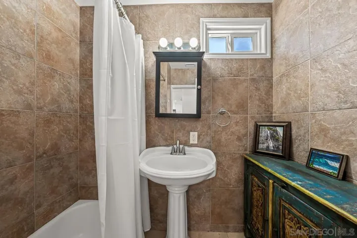 6009 Briercrest, Lakewood, California 90713