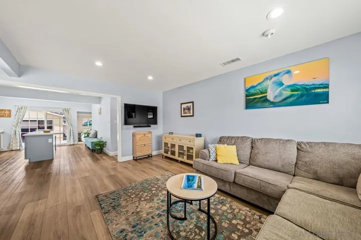 6009 Briercrest, Lakewood, California 90713