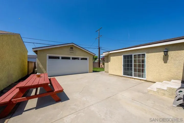 6009 Briercrest, Lakewood, California 90713