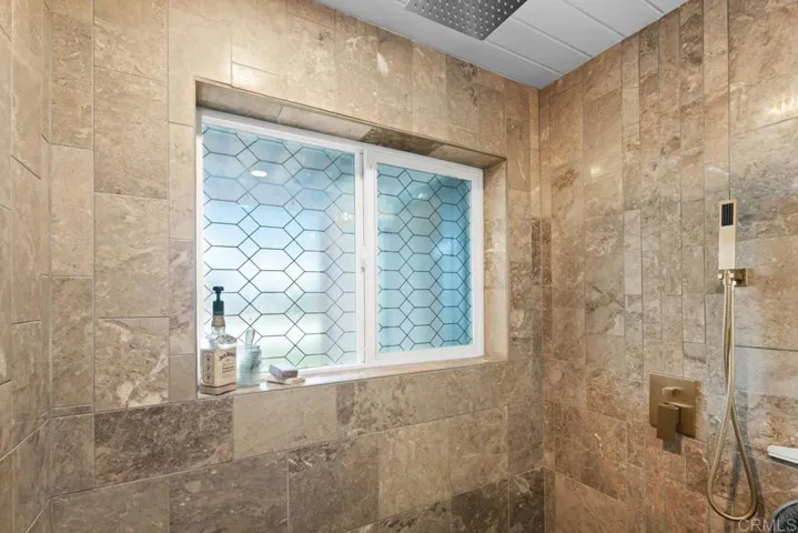 Primary shower